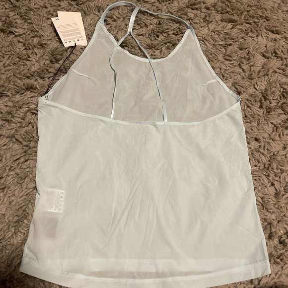 Nike workout top - Picture 2 of 3